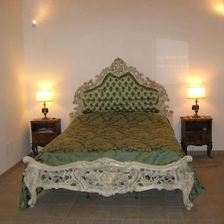 Vivilo Collection - Opera Teather Apartment - Very Central Рим Екстериор снимка