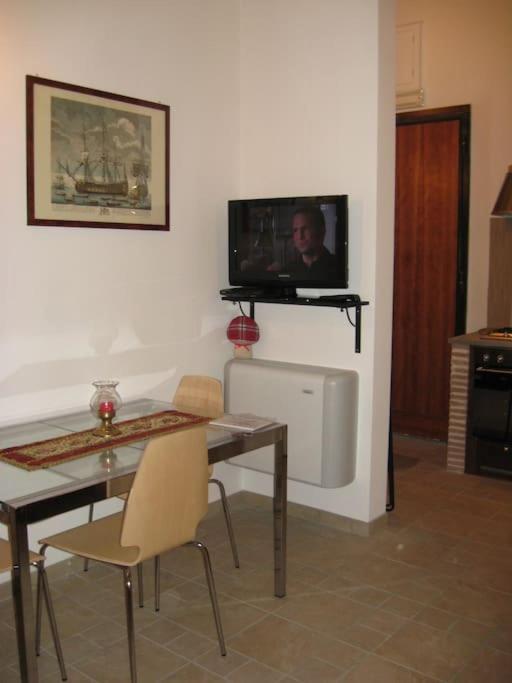Vivilo Collection - Opera Teather Apartment - Very Central Рим Екстериор снимка