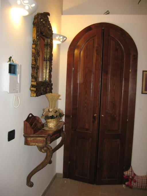 Vivilo Collection - Opera Teather Apartment - Very Central Рим Екстериор снимка